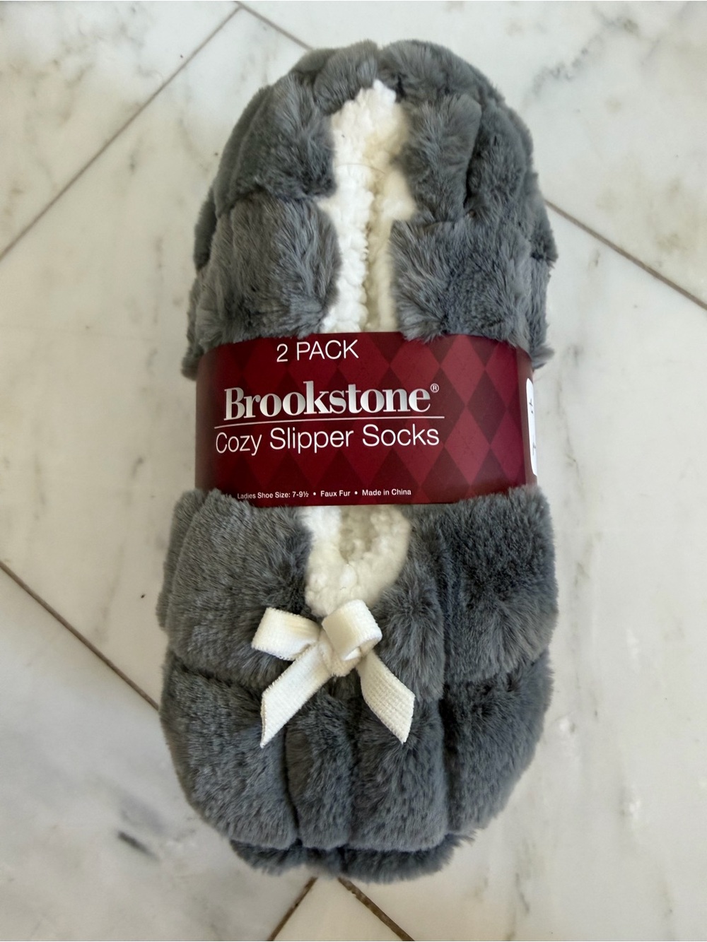 New! Brookstone Cozy Slipper Socks 2-pack gray and burgundy Women’s Size 7-9.5